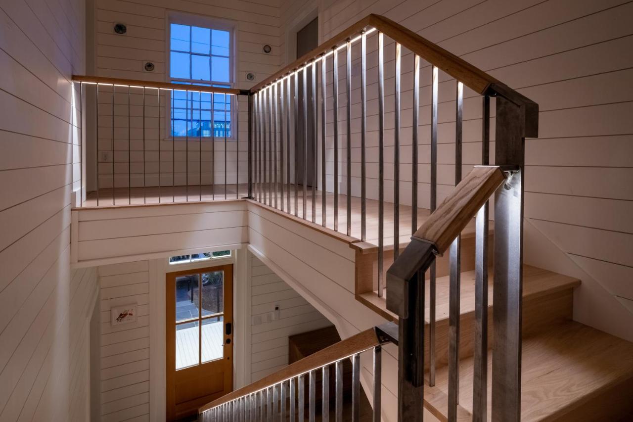 Boutique Room Steps From Downtown Mall Rose Jean Room 3 夏律第镇 外观 照片